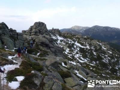 Ruta por el valle de Fuenfría, Siete Picos; senderismo con perros madrid; singles con niños madrid